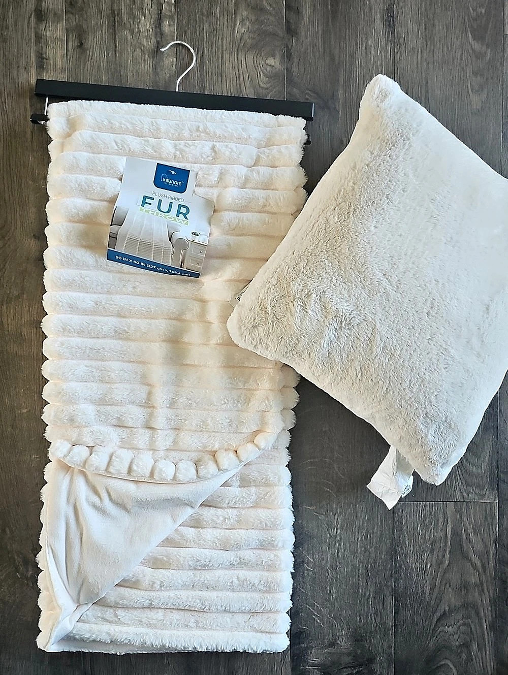 NWT fur Throw & Pillow Home Decor Interiors by Design Plush Ribbed Faux Set